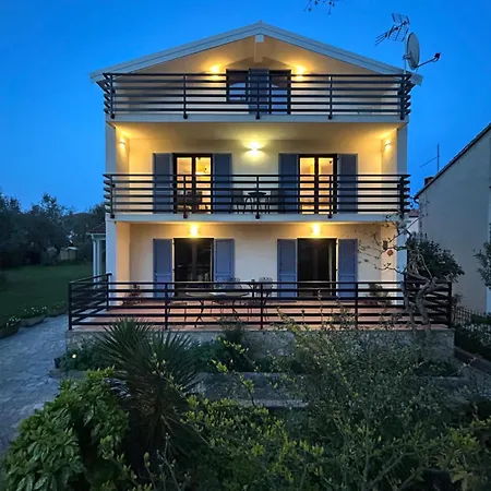 House Gacina Apartamento