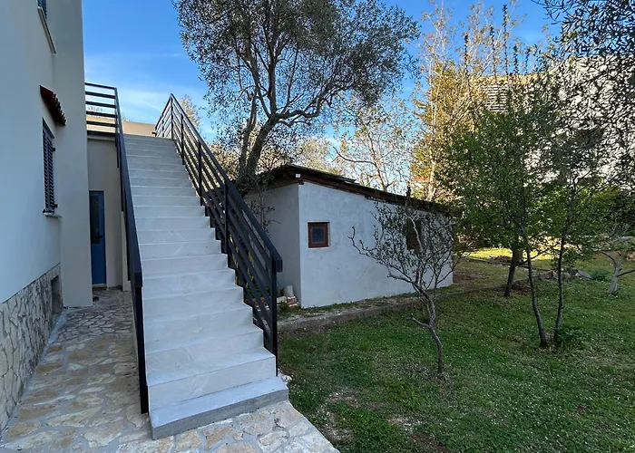 아파트 House Gacina