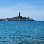 House Gacina Ρόβινι