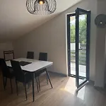 Διαμέρισμα House Gacina *
